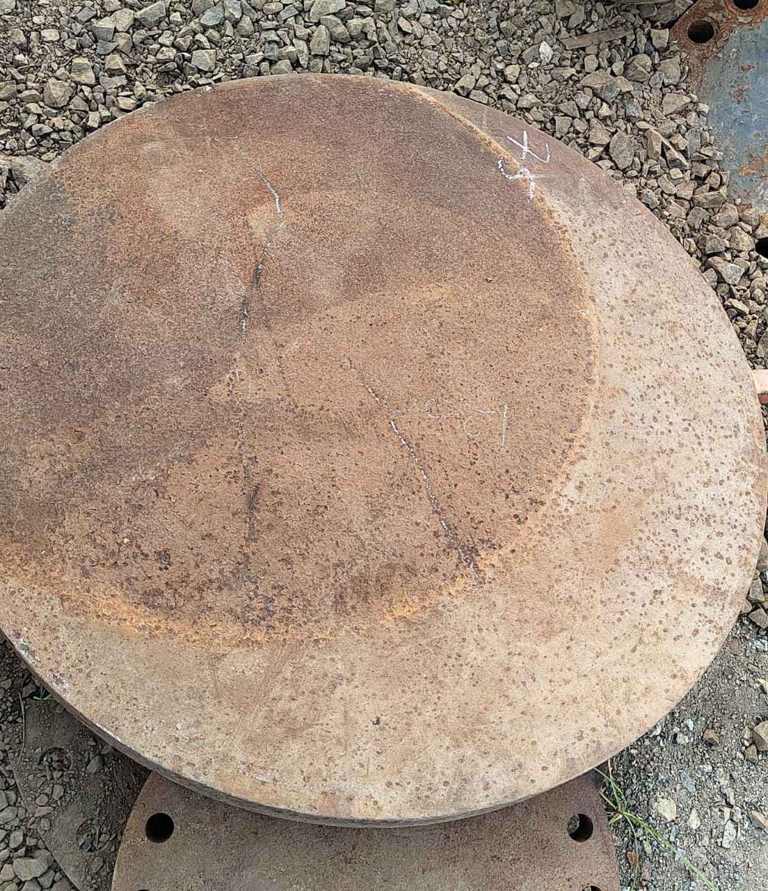 Gas-cut MS circle, 1200 mm OD and 75 mm thick, at the J.S. STEEL yard